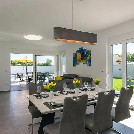 Al Mar Comfortable Villa Vodnjan
