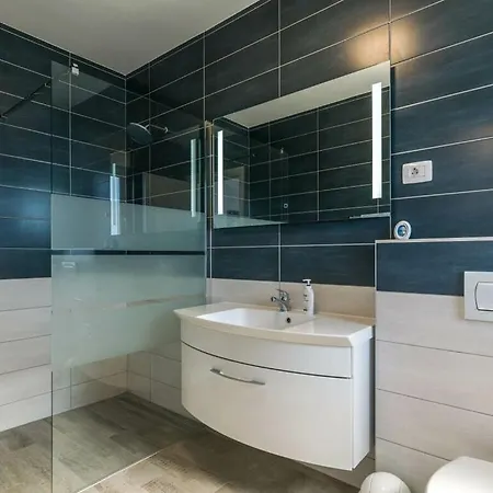Al Mar Comfortable Villa